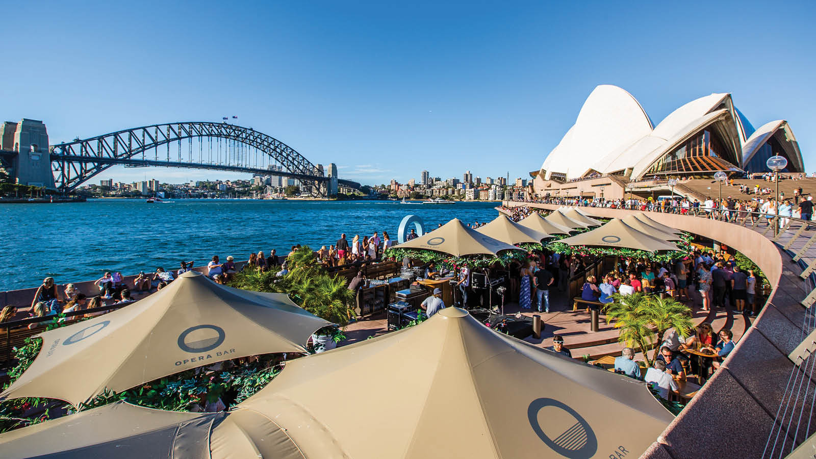 Tham gia c&aacute;c tour du lịch th&uacute; vị v&agrave; tham quan