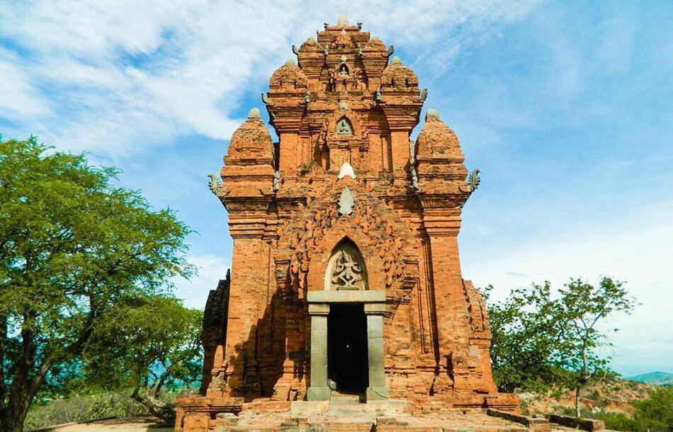 Caravan miền Trung - Hành trình đa sắc: Vịnh Vĩnh Hy - Quy Nhơn - phố cổ Hội An - Đà Nẵng - Tuy Hòa