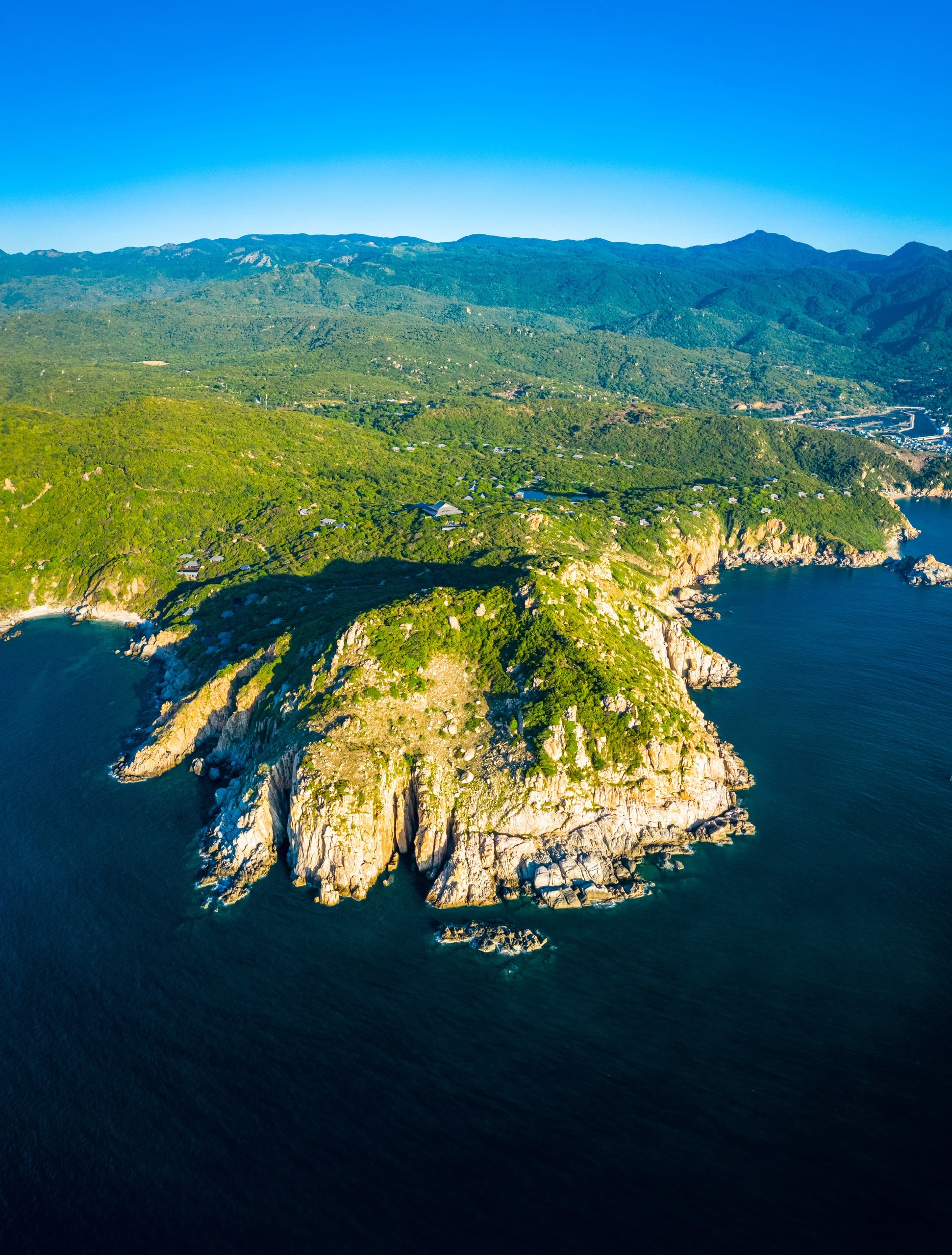 Caravan Ninh Thuận: Vịnh Vĩnh Hy - trekking Núi Chúa - làng gốm Bàu Trúc