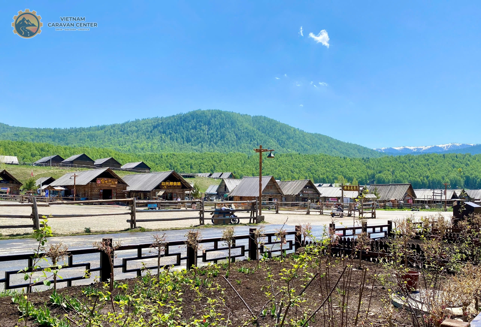 Caravan Tân Cương: Chinh phục các cung đường từ sa mạc đến núi non trùng điệp, khám phá vẻ đẹp hoang sơ hùng vĩ của thiên nhiên