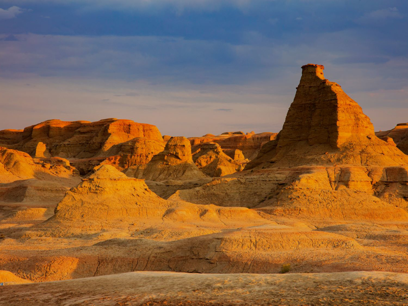 Caravan Tân Cương: Chinh phục các cung đường từ sa mạc đến núi non trùng điệp, khám phá vẻ đẹp hoang sơ hùng vĩ của thiên nhiên