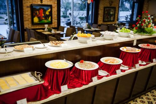 Combo Khách sạn Mường Thanh Huế + Vé Mega Booming Huế Concert 2025 dành cho 2 khách