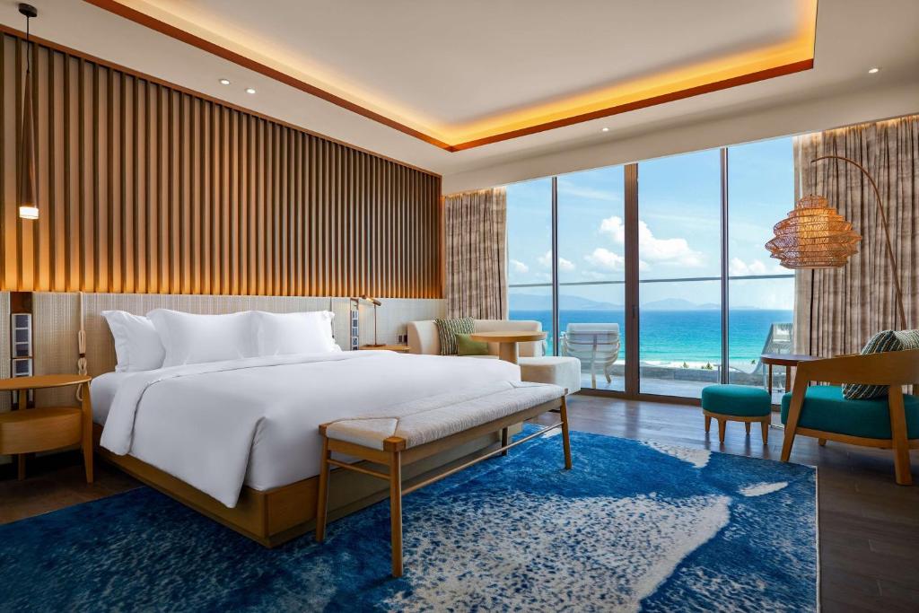 Combo dịch vụ khách sạn Radisson Blu Resort Cam Ranh (đã bao gồm xe đưa đón của khách sạn)