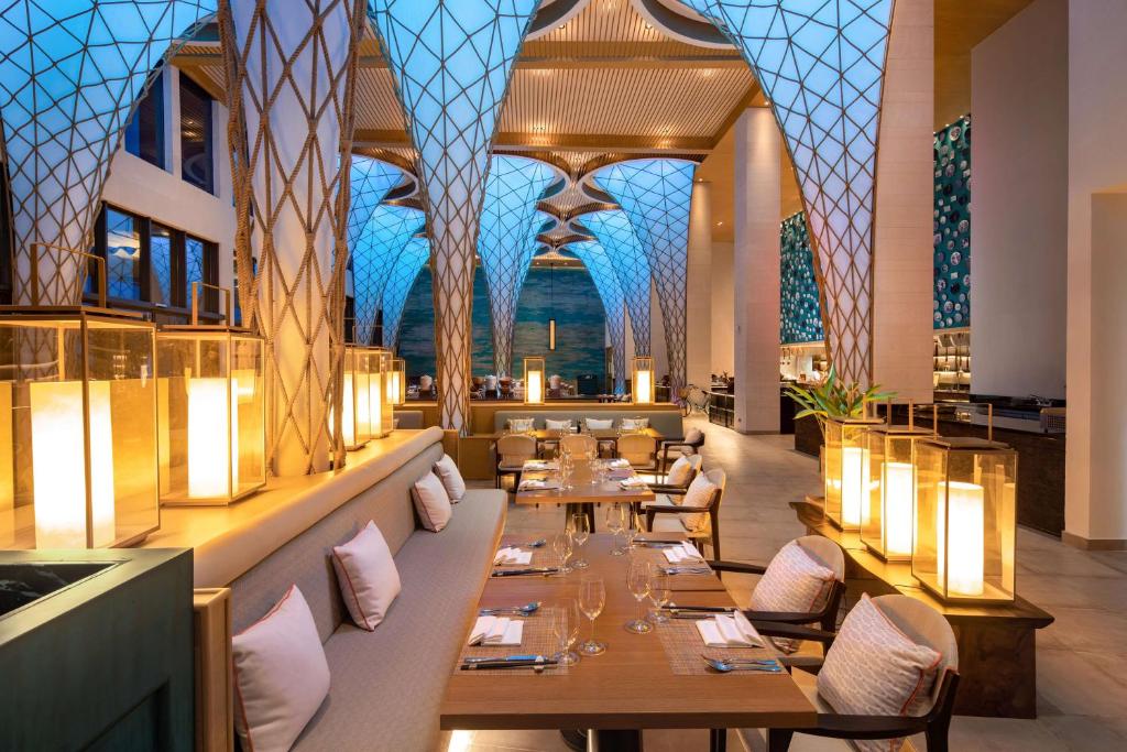 Combo dịch vụ khách sạn Radisson Blu Resort Cam Ranh (đã bao gồm xe đưa đón của khách sạn)